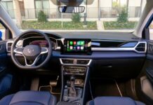 Sepa cuales son los 5 autos con el sistema de info-entretenimiento más lento y con fallos frecuentes