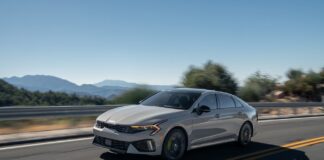 Kia da a conocer los precios del sedán Kia K5 del 2027